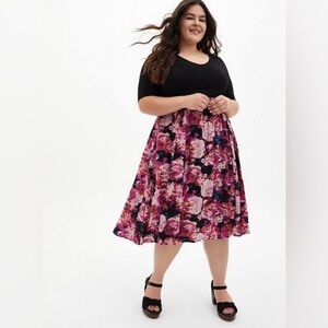 Torrid Black Floral Knit-To-Woven Dress Size 1x